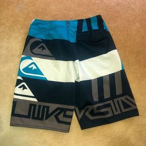 Quiksilver xs board shorts- read detail